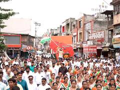 Independence Day 2023 :  धुळ्यात 1100 फुटांची तिरंगा रॅली, रॅलीचं ठिकठिकाणी जोरदार स्वागत