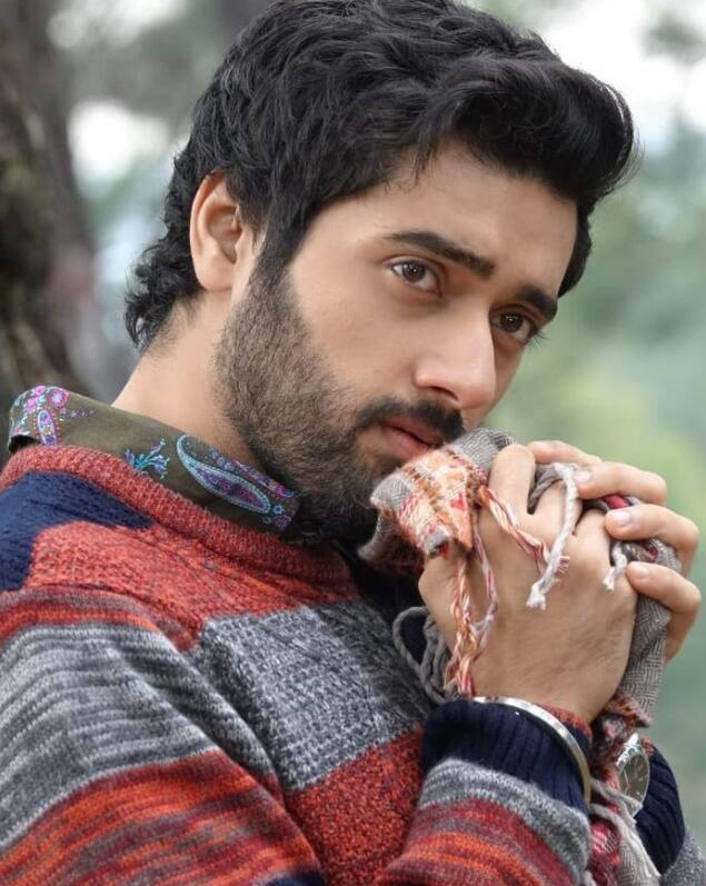 उत्कर्ष ने जब गदर एक प्रेम कथा में जीते का रोल प्ले किया था उस वक्त उन्हें बड़ी मुश्किल से उनकी मॉम डैड ने मनाया था. वे एक्टिंग नहीं स्पोर्ट्स में जाना चाहते थे, क्रिकेट खेलना चाहते थे.