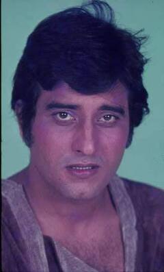 Bollywood Kissa:  जब भरे स्टूडियो में विनोद खन्ना ने महेश भट्ट को जड़ दिए थे कई चांटे... जानिए किस बात पर थे आग-बबूला ?