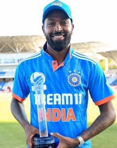 சாதனை படைத்த சூர்யகுமார் யாதவ்.. சோதனைக்கு உள்ளான ஹர்திக் - கில்!