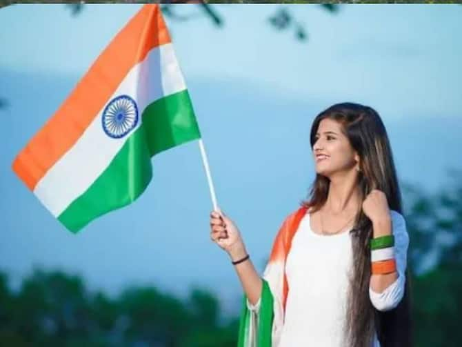 Independence Day 2023 Outfit: बिना कुछ खरीदें, इस तरह 15 अगस्त को लें तिरंगे वाले गेटअप! फोटो में दिखेगा नया लुक