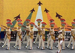 Indian Independence Day: ১৮০০ বিশেষ অতিথি থেকে 'সেলফি কনটেস্ট'! দীর্ঘ তালিকা উদযাপনের জন্য