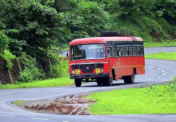 Ganeshotsav 2023 Kokan Ganpati Special ST Bus additional 3100 st buses will run in kokan for ganpati festival Ganeshotsav 2023: गणपतीला कोकणात जाणाऱ्यांसाठी खुशखबर! गणपतीत एसटीच्या जादा 3,100 बसेस धावणार