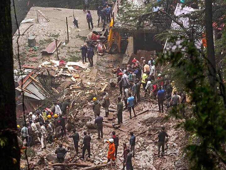 ऐसे में सावन के सोमवार पर पूजा करने पहुंचे करीब 50 लोग मलबे में दब गए. 9 शव निकाले जा चुके हैं. जबकि अन्य श्रद्धालुओं को निकालने के लिए रेस्क्यू अभियान जारी है. 