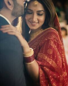 Tasnia Farin: দীর্ঘদিনের বন্ধুর সঙ্গেই সারা জীবন কাটানোর ঘোষণা, কে এই তাসনিয়া ফারিণ?