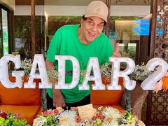 बेटे 'गदर 2' सुपरहिट होने पर खुशी से फूल नहीं समा रहे धर्मेंद्र, किया पोस्ट तो ईशा देओल ने ऐसे किया रिएक्ट