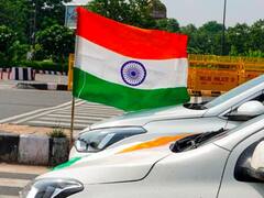 सिर्फ इन खास लोगों को होता है अपनी गाड़ी पर तिरंगा झंडा लगाने का अधिकार