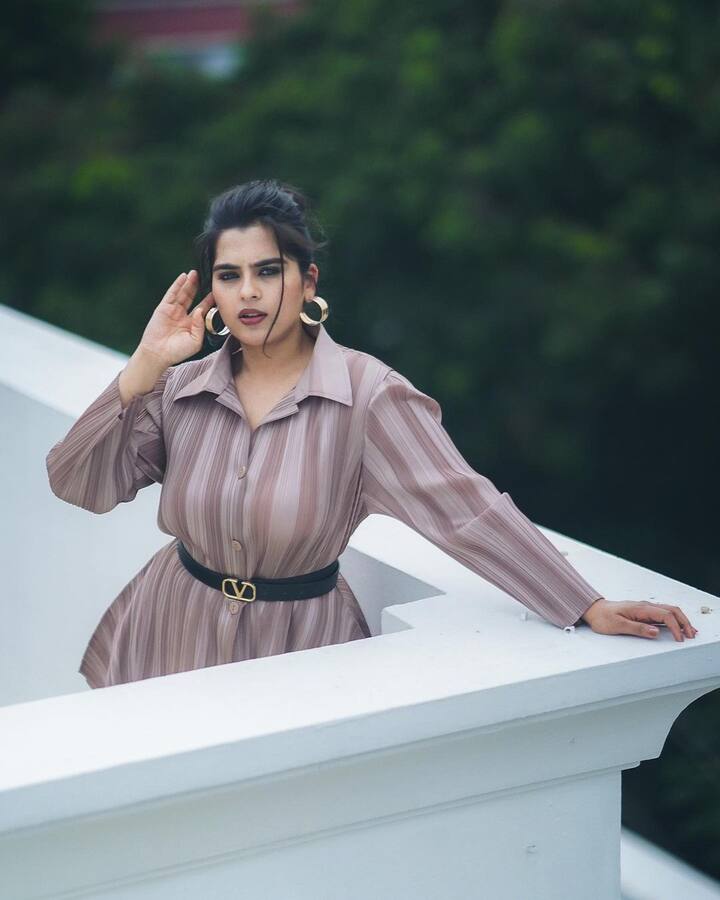 ఇక తాజాగా 'ఉస్తాద్' అనే సినిమాతో ప్రేక్షకుల ముందుకు వచ్చింది. సంగీత దర్శకులు ఎం. ఎం కీరవాణి కొడుకు శ్రీ సింహ హీరోగా నటించిన ఈ సినిమా ప్రస్తుతం థియేటర్స్ లో సందడి చేస్తోంది.