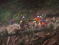 Shimla Landslide: ਸ਼ਿਮਲਾ ‘ਚ ਢਿੱਗਾਂ ਡਿੱਗਣ ਕਰਕੇ ਰੁੜ੍ਹਿਆ ਸ਼ਿਵ ਮੰਦਰ, ਬਚਾਅ ਕਾਰਜ ਜਾਰੀ, ਵੇਖੋ ਭਿਆਨਕ ਤਸਵੀਰਾਂ