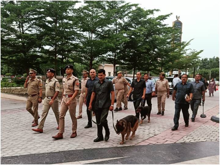 Independence Day 2023 Security: स्वतंत्रता दिवस से पहले बढ़ाई गई राजधानी लखनऊ की सुरक्षा, उत्तर प्रदेश में हाई अलर्ट Indian Independence Day 2023 Security Alerts in Lucknow Ahead of 15 August Celebration Independence Day 2023 Security: स्वतंत्रता दिवस से पहले बढ़ाई गई राजधानी लखनऊ की सुरक्षा, उत्तर प्रदेश में हाई अलर्ट