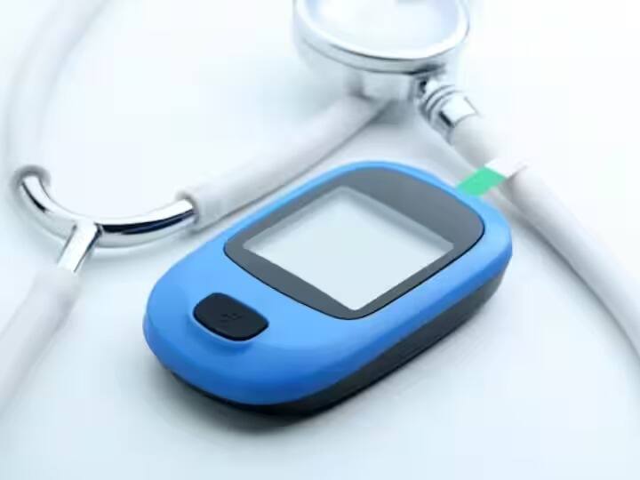 जास्त वजन हे टाइप 2 मधुमेहाचे सर्वात महत्वाचे कारण आहे. लठ्ठपणामुळे हा विकार होण्याची शक्यता वाढते. त्यामुळे तुमच्या शरीराचे वजन नियंत्रित करणे आणि बीएमआय तपासणे हा धोका कमी करण्यास मदत करू शकते.