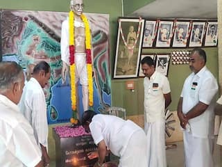Gandhi Temple Cumbum: மகாத்மா காந்திக்கு கோயில்.. சுதந்திர தினம், காந்தி ஜெயந்தி விழாக்களில் கொண்டாட்டம்.. இந்த கிராமத்தின் கதை என்ன?