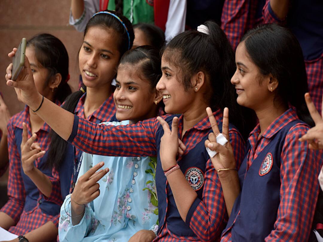 Bihar: Rs 10,000 Reward For Government School Students Securing First Division In 10th Boards Announced Bihar: Rs 10,000 Reward For Government School Students Securing First Division In 10th Boards Announced