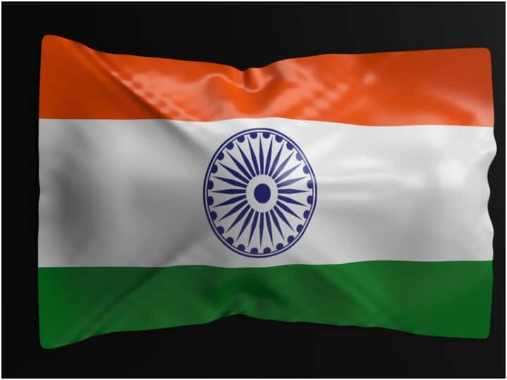 भारत- भारत को लंबे समय से चली आ रही ब्रिटिश हुकुमत की गुलामी से 15 अगस्त 1947 को आजादी मिली थी.