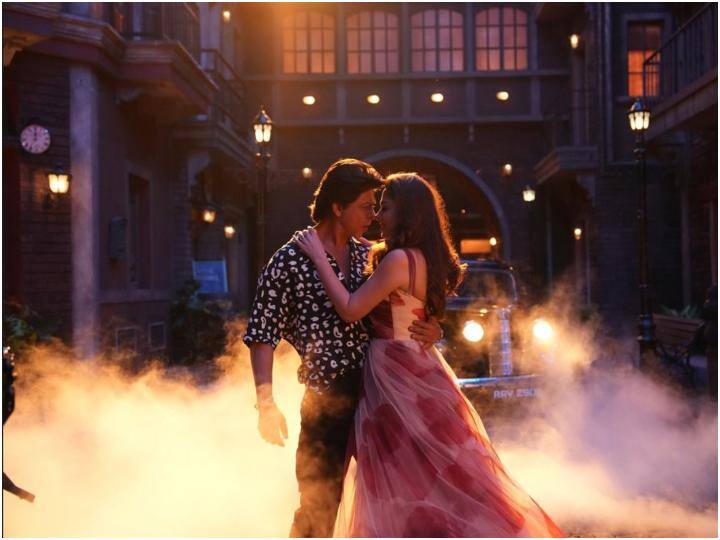 Jawan Chaleya Song T Release Shah Rukh Khan is romancing with Nayanthara watch video here Jawan Chaleya Song Release: 'इश्क हो बेहिसाब सा...', 'जवान'का नया रोमांटिक ट्रैक हुआ रिलीज, नयनतारा संग रोमांस फरमाते नजर आए SRK