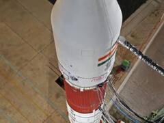 Moon Mission: आखिर चांद पर ऐसा क्या है, जिसको लेकर मची है दुनिया भर के देशों के बीच होड़