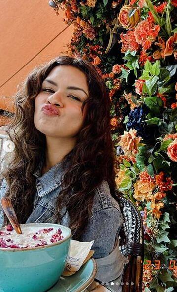 ਇਨ੍ਹੀਂ ਦਿਨੀਂ ਅਵਨੀਤ ਕੌਰ ਲੰਡਨ 'ਚ ਛੁੱਟੀਆਂ ਦਾ ਆਨੰਦ ਮਾਣ ਰਹੀ ਹੈ। ਨਾਲ ਹੀ ਲੋਕ ਉਸ ਦੀਆਂ ਇਨ੍ਹਾਂ ਤਸਵੀਰਾਂ ਨੂੰ ਕਾਫੀ ਪਸੰਦ ਕਰ ਰਹੇ ਹਨ।