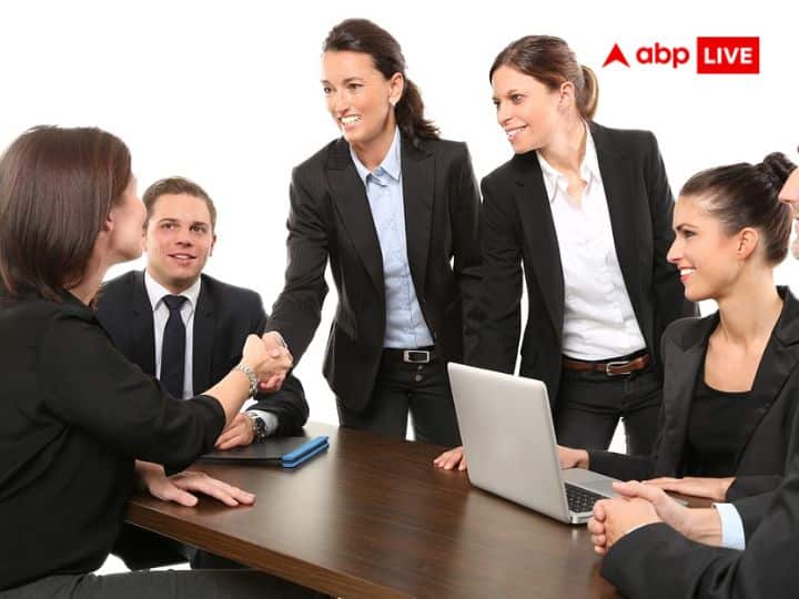 14 अगस्त यानी आज से नए सप्ताह की शुरुआत हो चुकी है. यह सप्ताह कई राशियों के लिए शुभ रहने वाला है. इस सप्ताह कुछ राशियों को करियर में खूब तरक्की मिलने वाली है. जानते हैं करियर साप्ताहिक राशिफल.