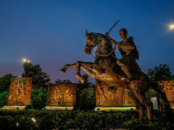 Delhi, often referred to as the historic heart of India, has unveiled an exceptional addition to its cultural landscape with the inauguration of India's inaugural open-air museum, Shaheedi Park.