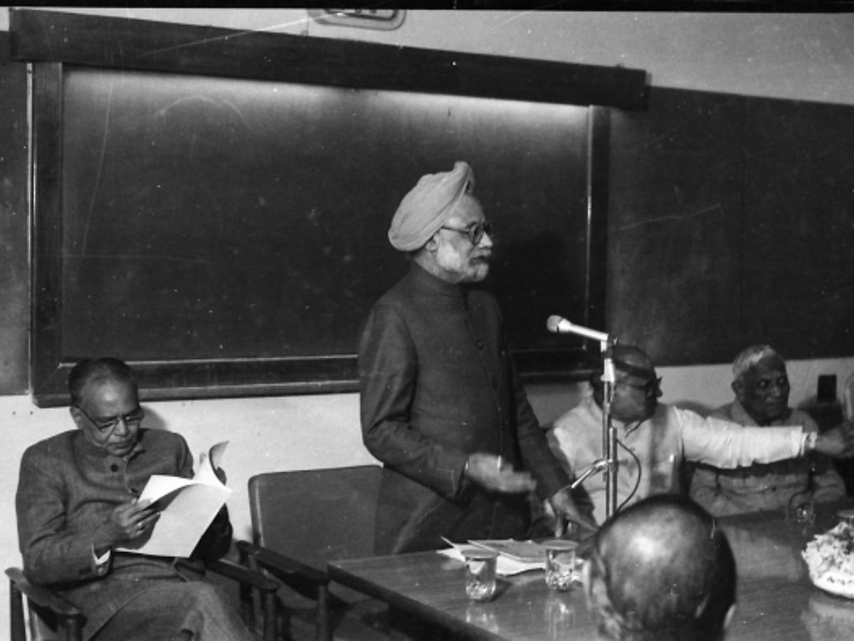 Mahalanobis, VKRV Rao To Manmohan Singh —Visionaries Of Economics Who Shaped India's Growth Path