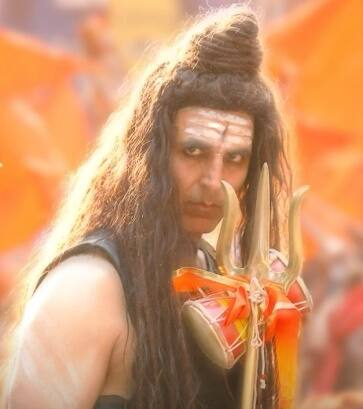 फिलहाल सनी देओल की फिल्म को दर्शक प्रेफरेंस दे रहे हैं और सिनेमाघरों की तरफ रुख  कर रहे हैं. थिएटर्स में ओएमजी 2 के लिए नहीं बल्कि सनी देओल की गदर 2 के लिए भीड़ जुटी हुई है. शोज हाउस फुल जा रहे हैं. ये सिलसिला अभी लंबा चलेगा.