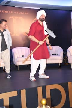 Sunny Deol, Utkarsh Sharma Celebrate Gadar 2 Success With Media, Ameesha Patel Give It A Miss