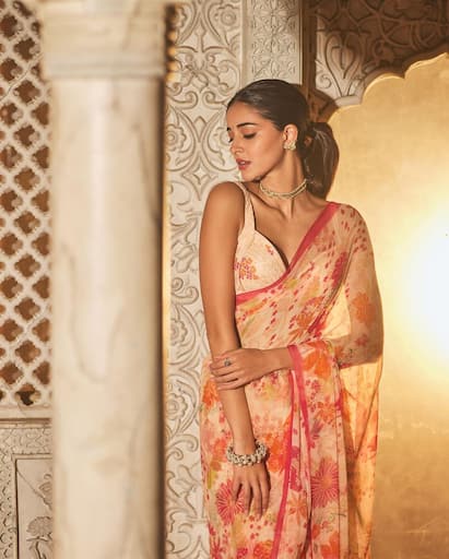 Ananya pandey: એક્ટ્રેસ અનન્યા પાંડેએ સાડીમાં આપ્યા બોલ્ડ પોઝ, જુઓ વાયરલ તસવીરો