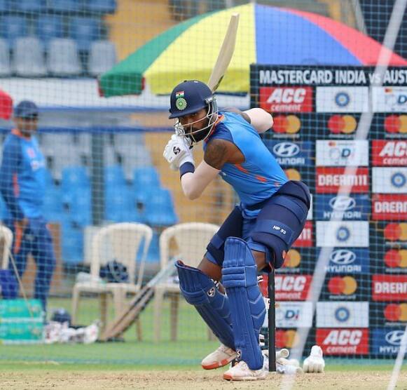 இந்தியா - மேற்கிந்திய தீவுகளுக்கு இடையேயான 5வது டி-20 போட்டிக்குப் பிறகு, சர்வதேச போட்டிகளில் பல்வேறு புதிய சாதனைகள் படைத்துள்ளனர் இந்திய வீரர்கள்.