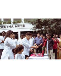 స్వాతంత్య్ర దినోత్సవ వేడుకల్లో సినీ తారల సందడి - ఫోటోలు చూశారా!