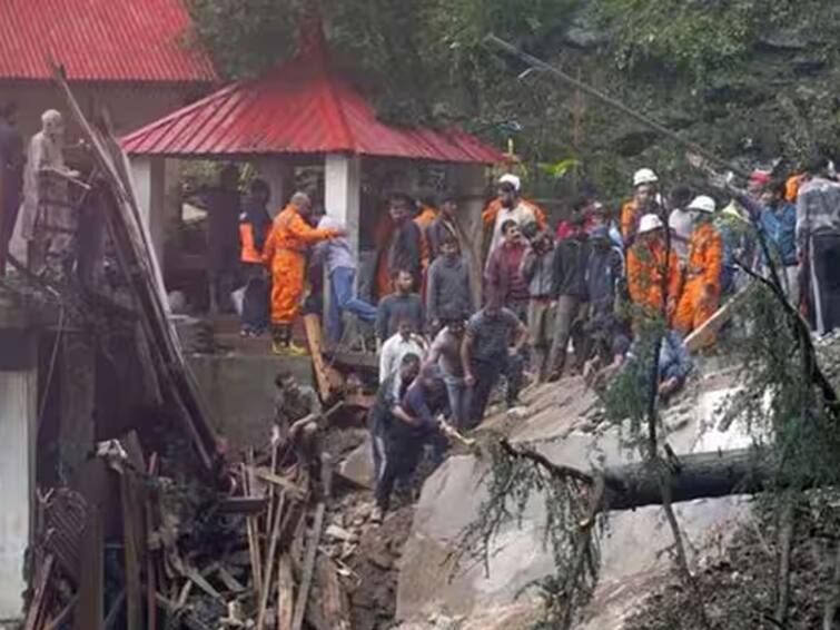 51 killed in Himachal rains, 14 of them in Shimla landslides Himachal Flood: హిమాచల్ ప్రదేశ్‌లో వర్షాలకు 51 మంది మృతి, ఆలయ శిథిలాల్లో లెక్క తేలని శవాలు