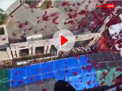 स्वतंत्रता दिवस पर यूपी विधानसभा पर हेलीकॉप्टर से हुई फूल वर्षा, गुलाब की खुशबू से महक उठा आसमान