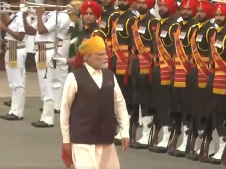 PM Modi Inspects Guard Of Honour At Delhi's Red Fort On 77th Independence Day: WATCH