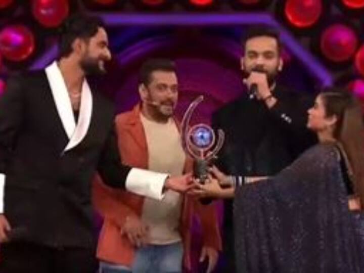 Bigg Boss Ott 2 Winner Elvish Yadav Win The Trophy Manisha Rani