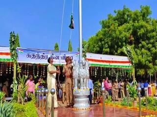 77-வது சுதந்திர தினம்; மதுரையில் தேசிய கொடி ஏற்றம் -  ஆட்சியர் மரியாதை