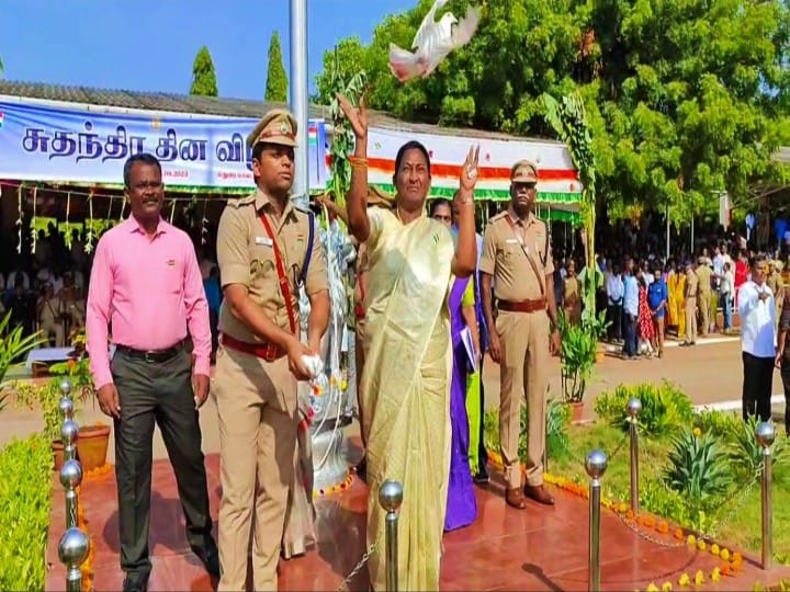 77-வது சுதந்திர தினம்; மதுரையில் தேசிய கொடி ஏற்றம் -  ஆட்சியர் மரியாதை