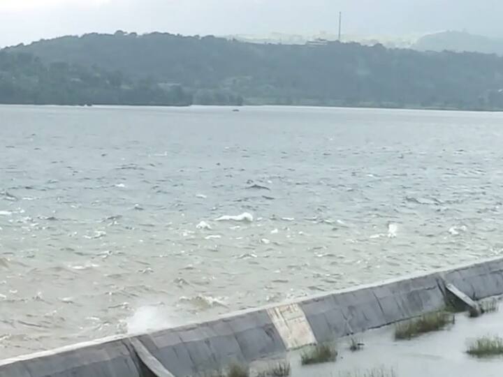 Bhandardara Dam : भंडारदरा धरण परिसर म्हणजेच पर्यटकांसाठी महाराष्ट्राची चेरापुंजी अशी ओळख आहे.