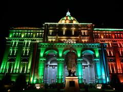 Independence Day 2023: यूपी में दिखा आजादी के महापर्व का भव्य नजारा, तिरंगा रोशनी से नहा उठे सरकारी भवन, देखें तस्वीरें