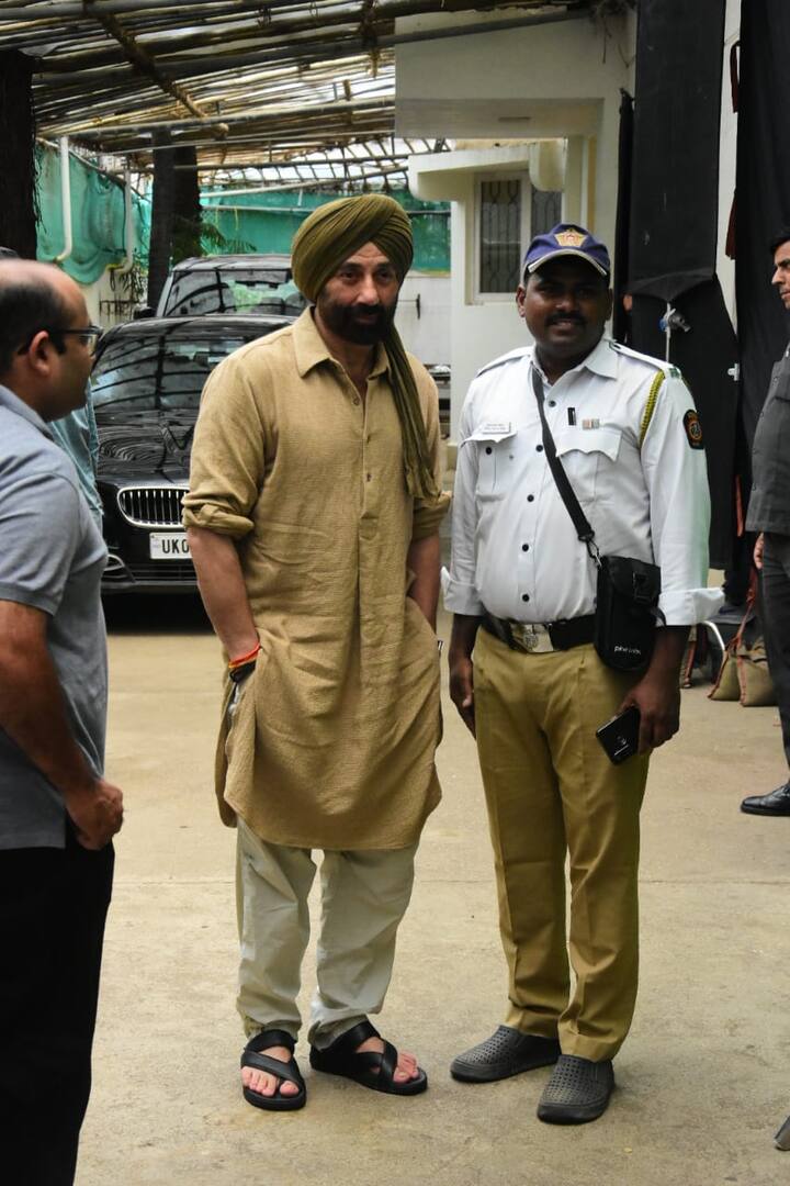 సన్నీ డియోల్ నటించిన ‘గదర్ 2’ బాక్సాఫీస్ వద్ద సంచలనాలు సృష్టిస్తుంది.