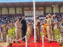 சேலம் மாவட்ட 77வது சுதந்திர தின விழா கொண்டாட்டம் - கௌரவிக்கப்பட்ட பெண் ஓட்டுநர்