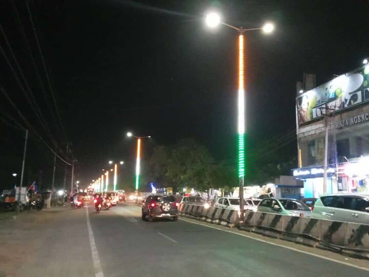 தூத்துக்குடி மாநகரில் சுதந்திர தினத்தை முன்னிட்டு மூவர்ண கொடி வண்ணத்தில் மின்விளக்குகள்