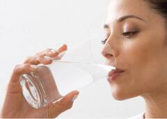 Drinking Water Benefits: सकाळी उठून 1 ग्लास पाणी पिण्याचे प्रचंड फायदे, वजन कमी करण्यासही मदत