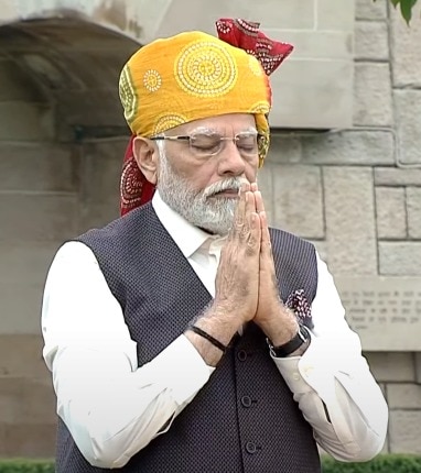 I-Day 2023: PM Modi Wears Rajasthani Bandhani Print Turban With Off-White Ensemble — See Pics