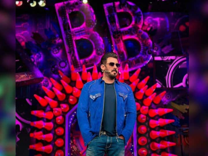 Salman Khan recalls cleaning toilets in boarding school and jail on Bigg Boss OTT 2 'जेल में मैंने भी टॉयलेट साफ किए, कोई काम छोटा नहीं होता'... सलमान खान ने Bigg Boss OTT 2 के मंच पर क्यों बोला ऐसा?