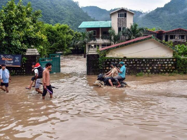 Uttarakhand Rain continues to wreak havoc five killed and nine missing Chardham Yatra stopped Uttarakhand: उत्तराखंड में बारिश का कहर जारी जारी,  पांच की मौत और नौ लापता; रोकी गई चारधाम यात्रा