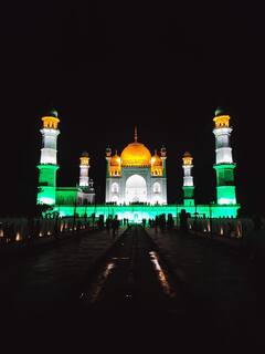 Independence Day 2023 : बीबी का मकबरा, देवगिरी चांदमिनारासह जायकवाडी धरणावर तिरंग्याची रोषणाई, पाहा फोटो