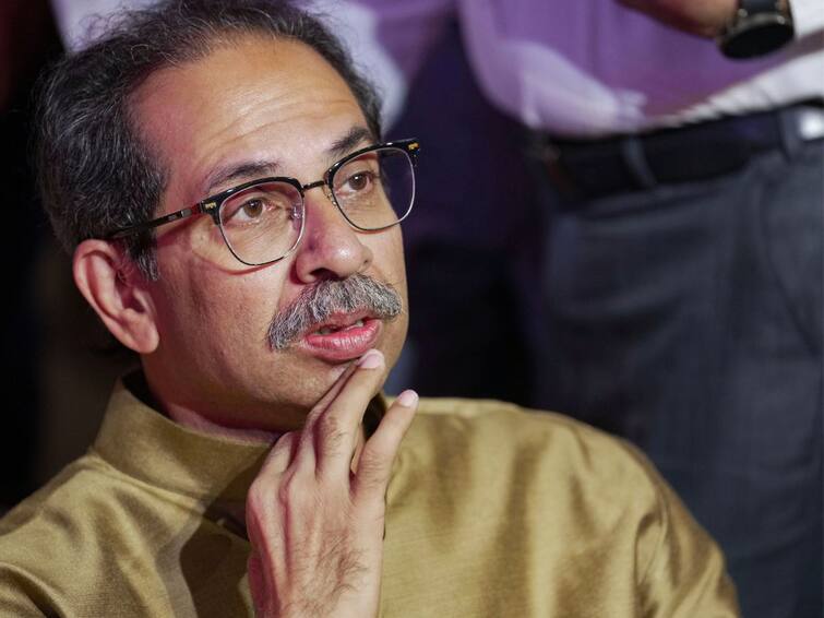 Maharashtra News Uddhav Thackeray will review 48 Lok Sabha seats Uddhav Thackeray:  पवारांच्या बालेकिल्ल्यावर ठाकरेंची नजर, उद्धव ठाकरे लोकसभेच्या 48 जागांचा घेणार आढावा