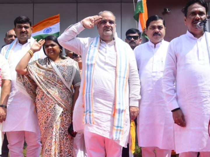 Happy Independence Day 2023 UP BJP state president Bhupendra Chaudhary hoisted tricolor in Lucknow Independence Day 2023: यूपी BJP अध्यक्ष भूपेंद्र चौधरी ने लखनऊ में फहराया तिरंगा, लोगों से की ये अपील