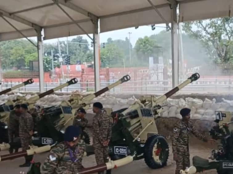 105-mm Light Field Guns Used First Time For Ceremonial Salute During I-Day Celebrations ABP Live English News 105-mm Light Field Guns Used First Time For Ceremonial Salute During I-Day Celebrations — Watch