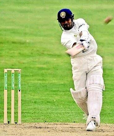 ২০০২ হেডিংলে টেস্টে ১৯৩ রান করেছিলেন ইংল্যান্ডের বিরুদ্ধে। ৩৩০ বলের ইনিংসে ১৯টি বাউন্ডারি ও ৩টি ছক্কা হাঁকিয়েছিলেন।