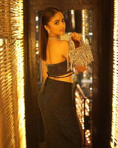 Nisha Guragain: ઈન્સ્ટાગ્રામ સ્ટાર નિશા ગુરગેને બ્લેક લૂકમાં શેર કરી શાનદાર તસવીરો